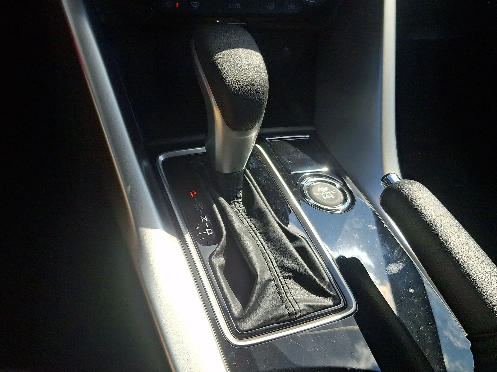 New 2026 Silver Mitsubishi ES image 13