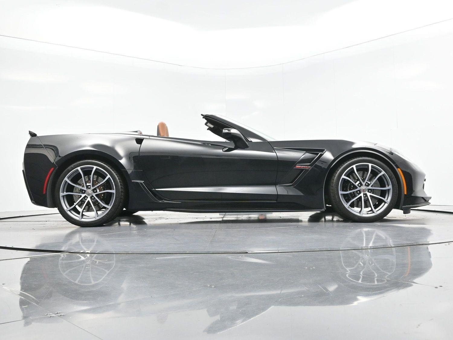 Used 2019 BLACK Chevrolet Grand Sport 2LT image 46