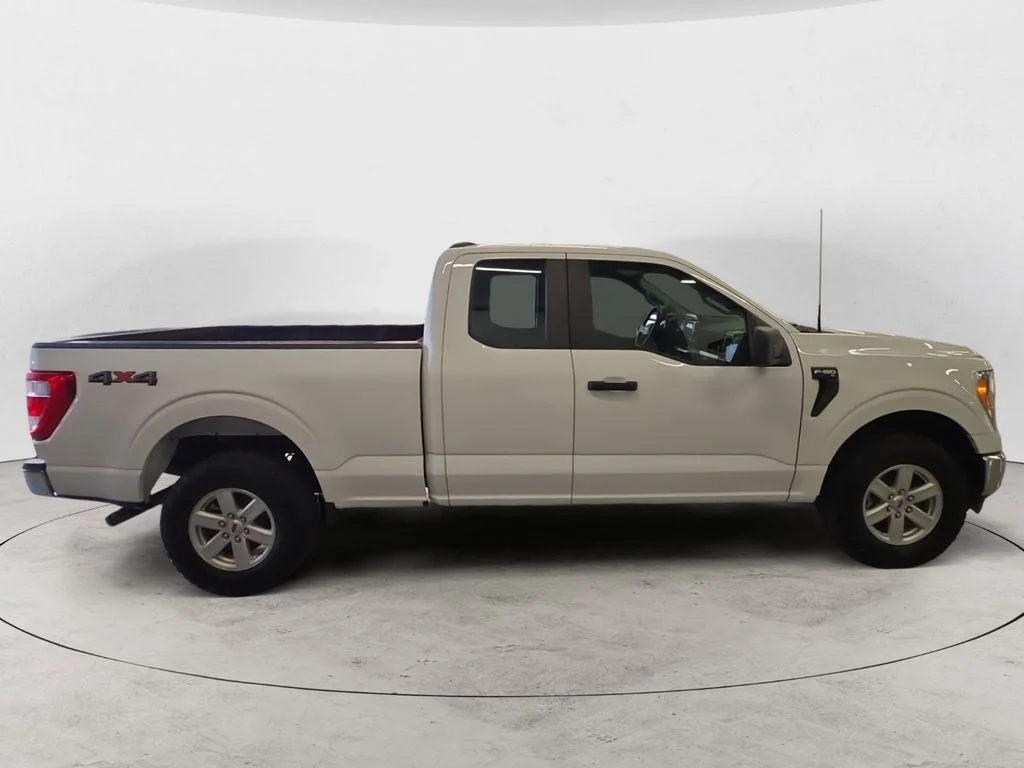 Used 2022 White Ford XL image 4