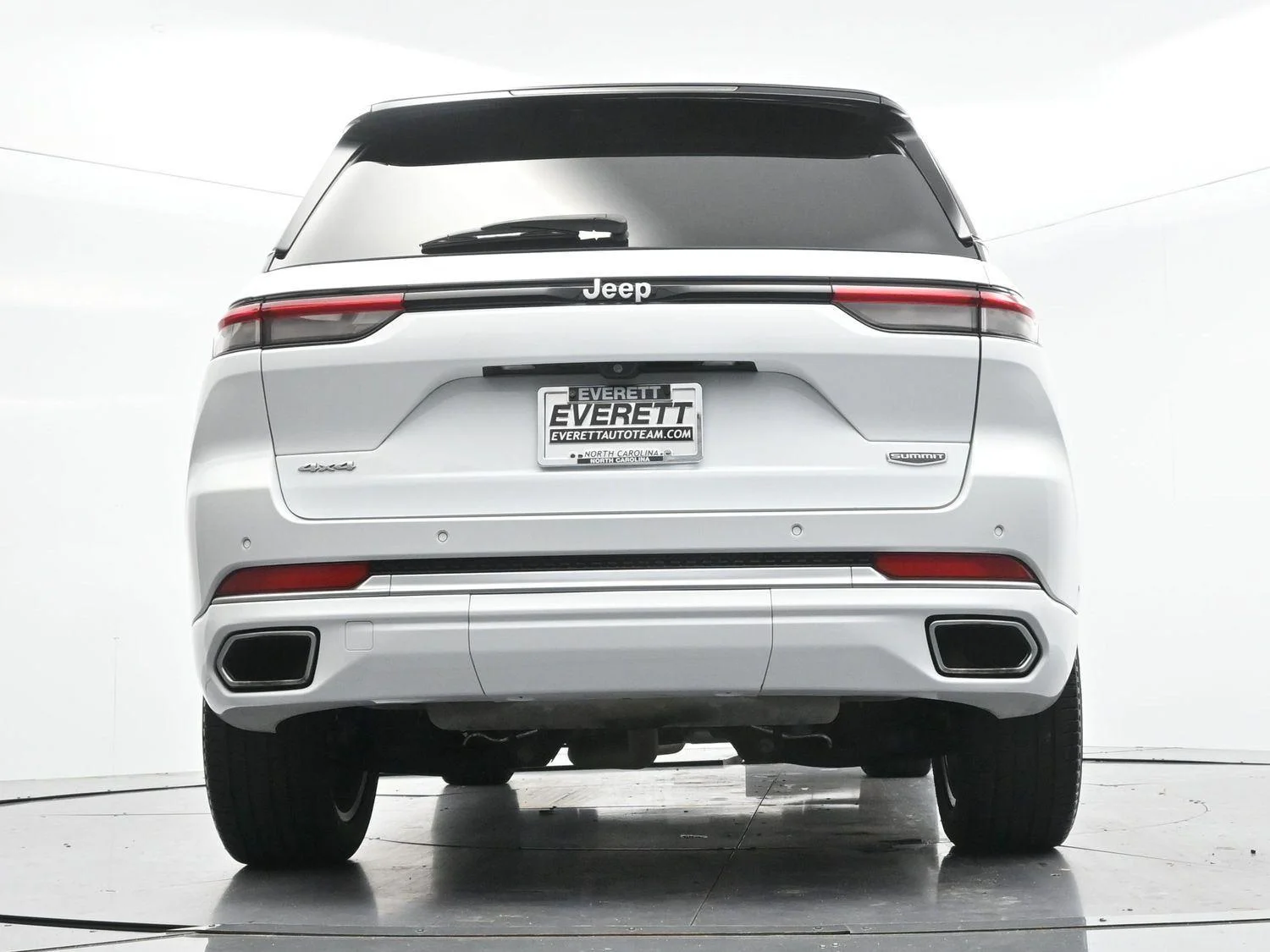 Used 2022 White Jeep Summit image 55