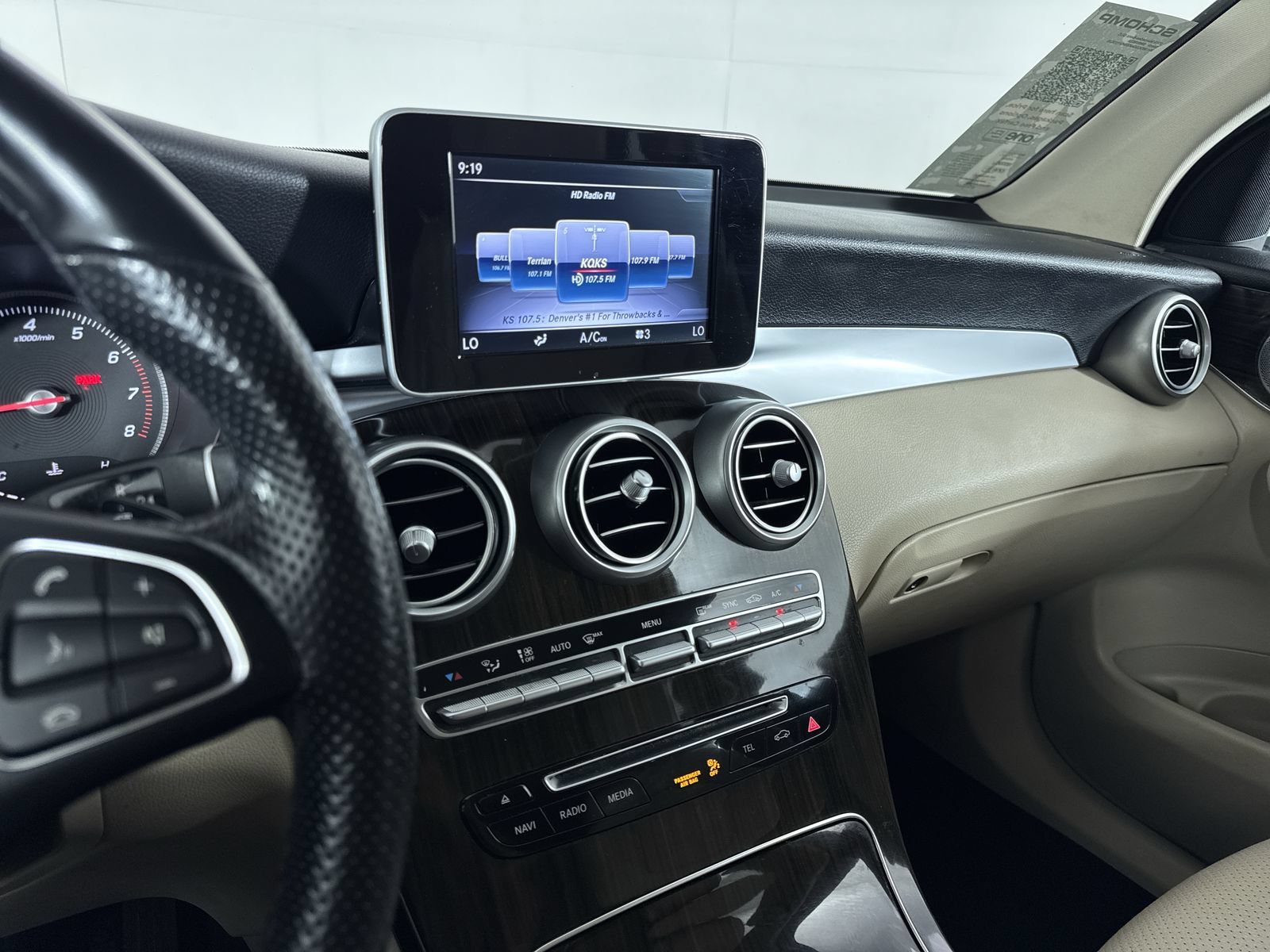 Used 2019 Polar White Mercedes-Benz GLC 300 image 20