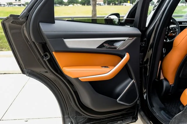 2026 Jaguar F-Pace R-Dynamic S - Photo 57