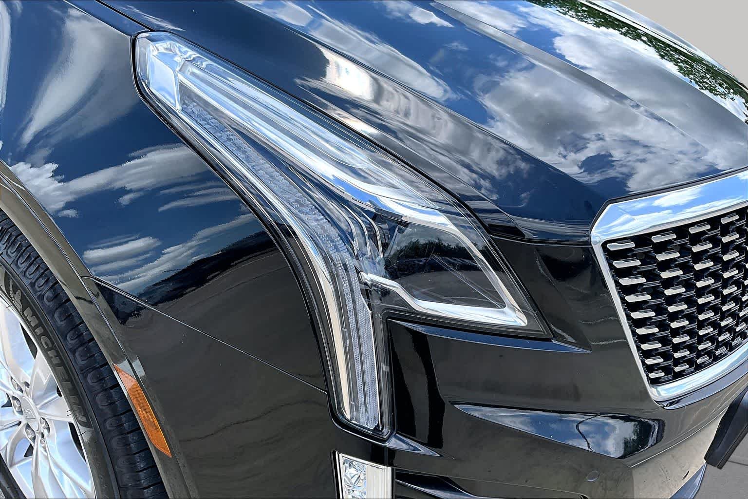 Used 2022 Stellar Black Metallic Cadillac FWD Luxury image 25