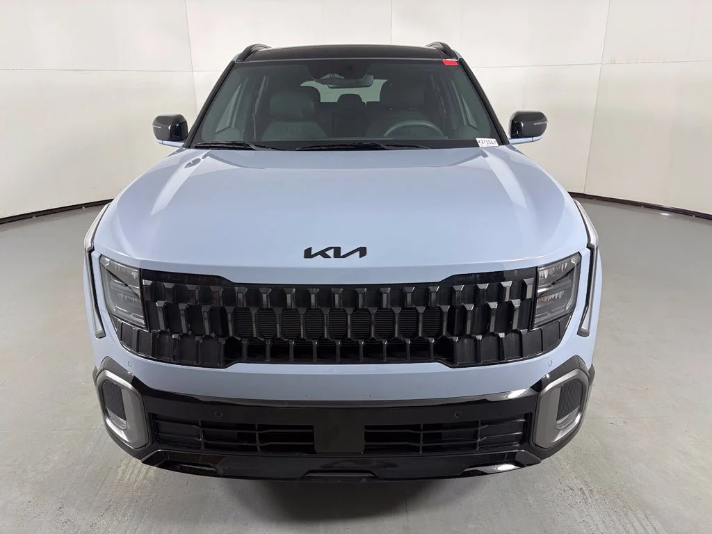 New 2027 Pale Gray Kia X-Line S image 3