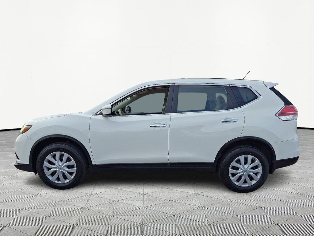 Used 2015 White Nissan S image 4