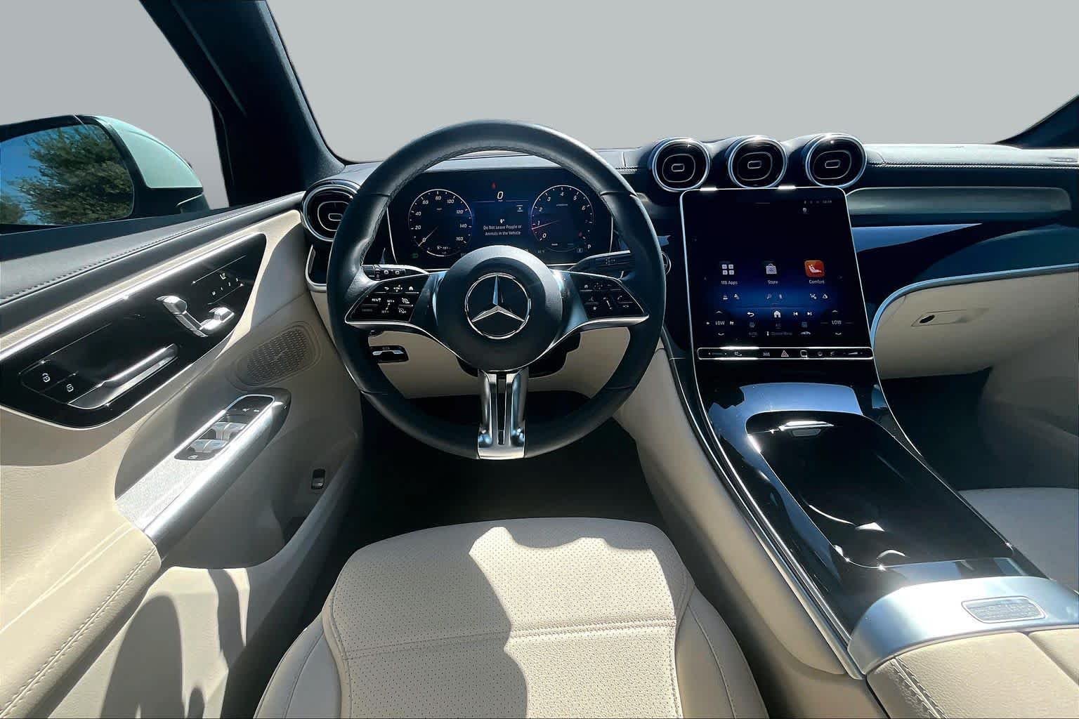 Certified Pre-Owned 2025 Mercedes-Benz GLC 300