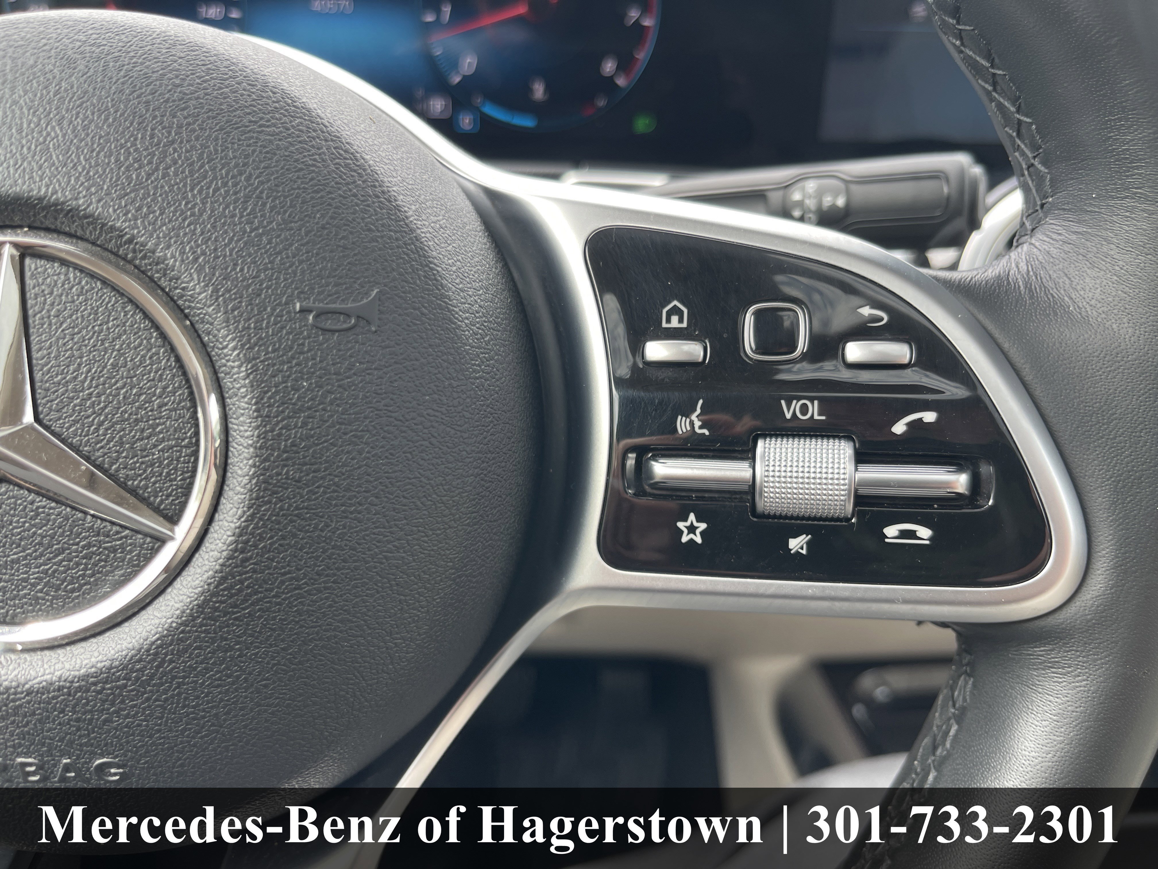 Certified Used 2022 Mountain Grey Metallic Mercedes-Benz GLB 250 4MATIC® SUV image 18