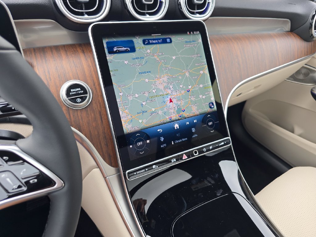 New 2026 Polar White Mercedes-Benz GLC 300 image 36