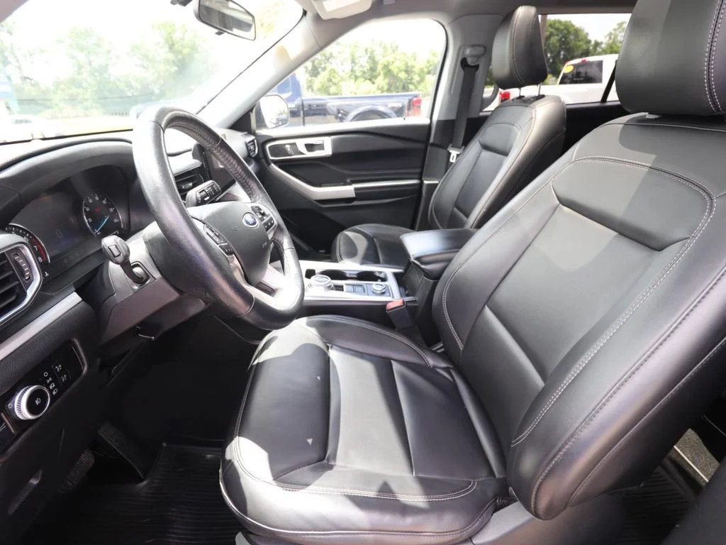 Certified Used 2023 Gray Ford XLT image 2