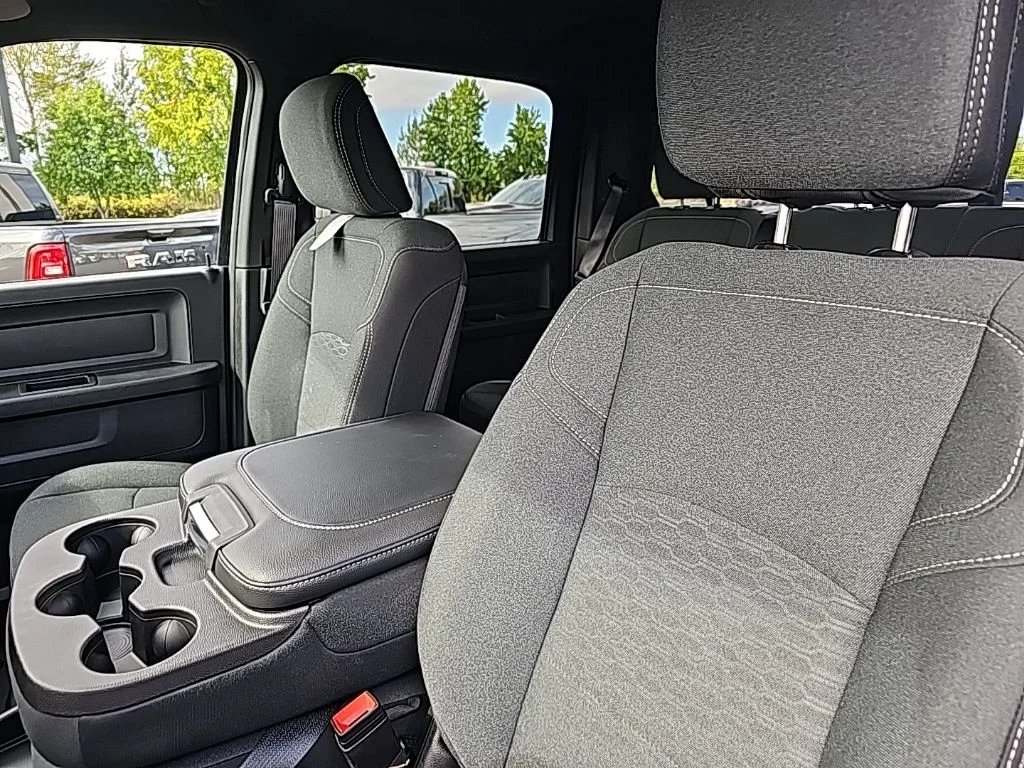 2025 RAM 3500 Tradesman - Photo 11