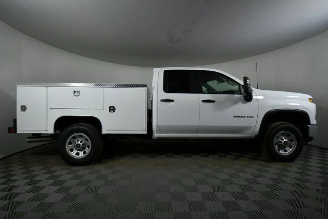 New 2026 Summit White Chevrolet WT image 15