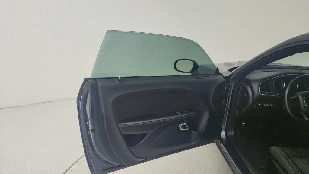 Used 2019 Gray Dodge SXT image 19