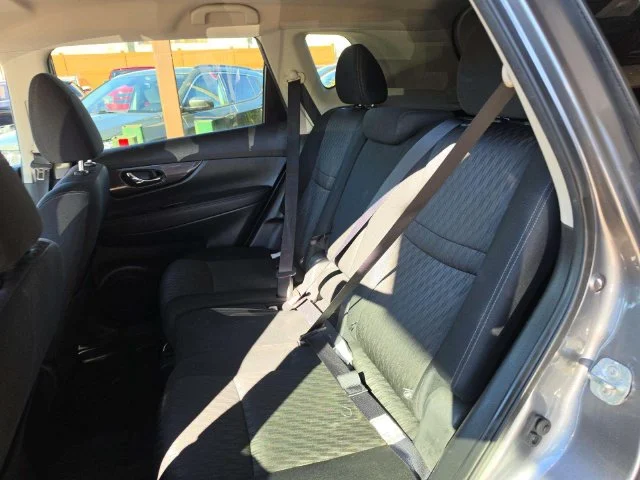 Used 2018 Gray Nissan SV image 7