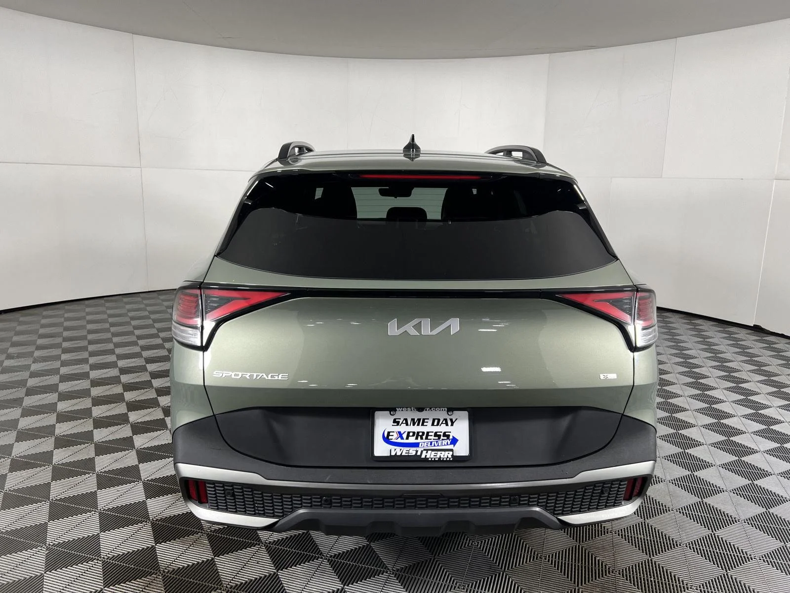 Used 2023 Jungle Green Kia X-Line image 7