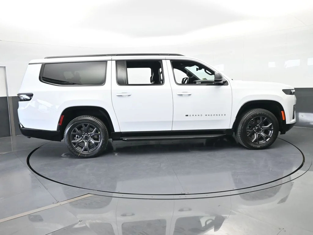 New 2026 Bright White Clear-Coat Exterior Paint Jeep Limited Altitude image 7
