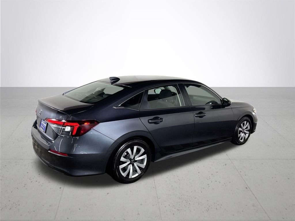 Used 2025 Meteorite Gray Metallic Honda LX image 6