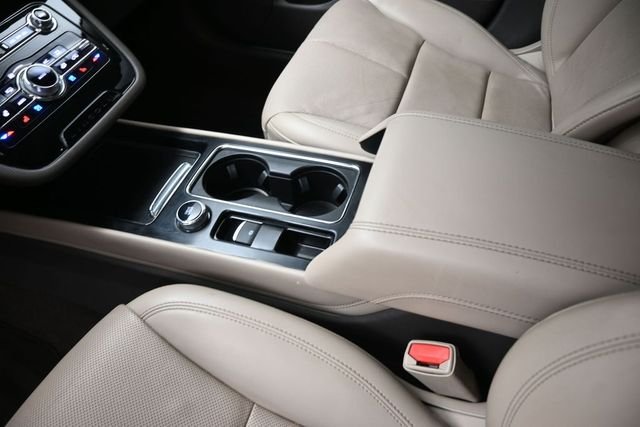 Used 2021 White Lincoln Reserve image 31