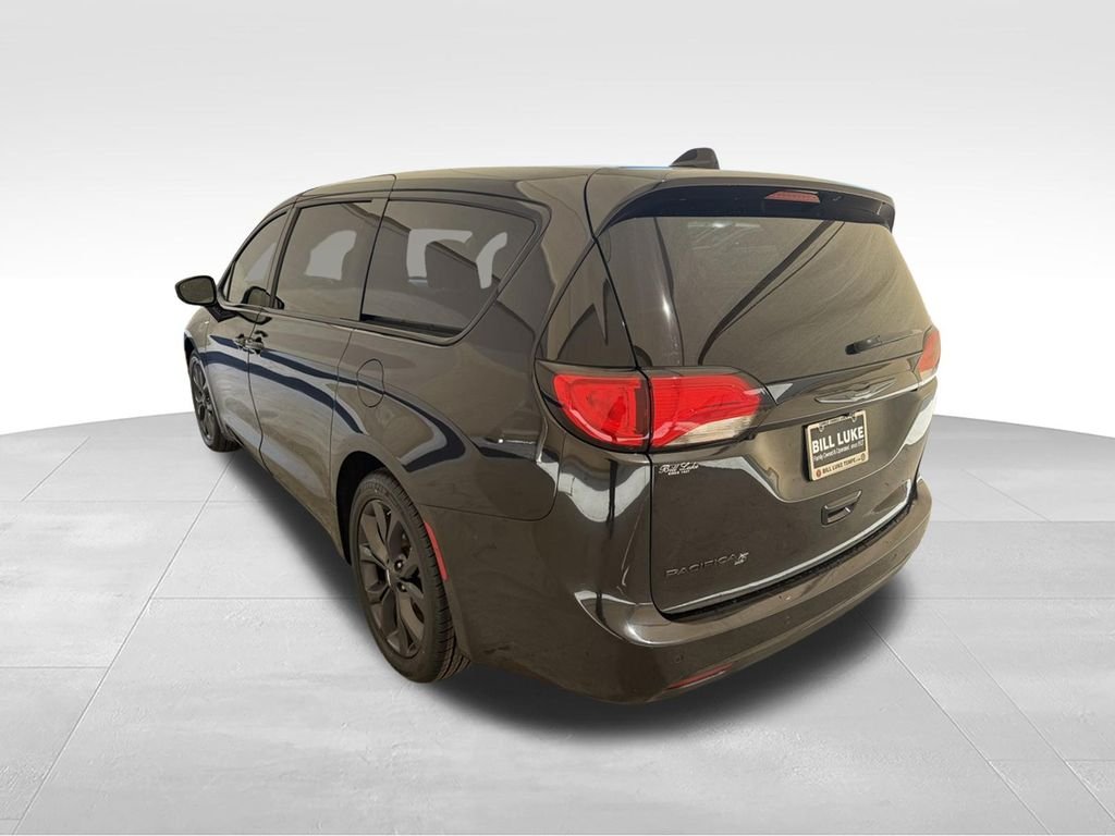 Used 2020 Brilliant Black Crystal Pearlcoat Chrysler Touring image 10