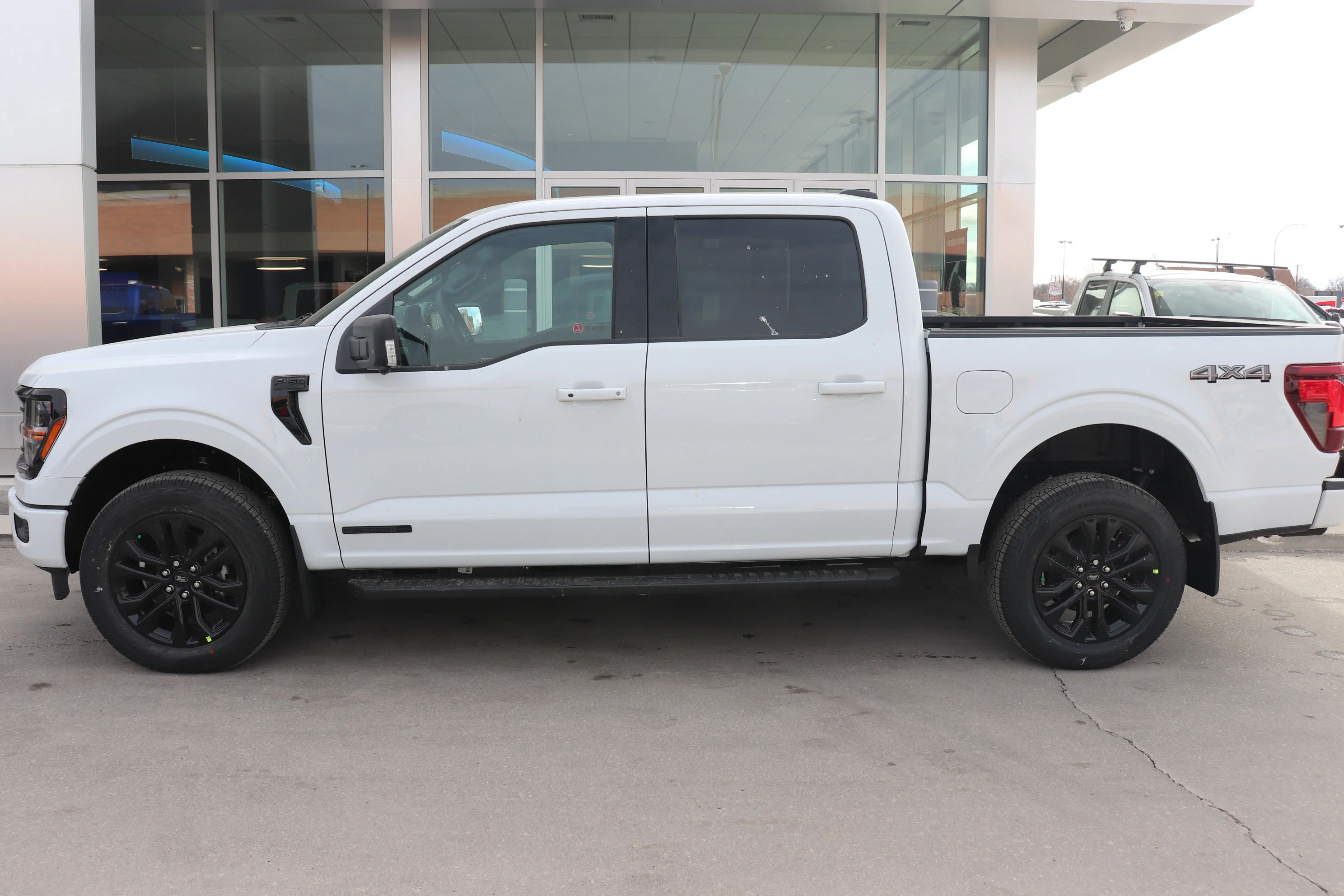 New 2026 OXFORD WHITE Ford XLT image 3