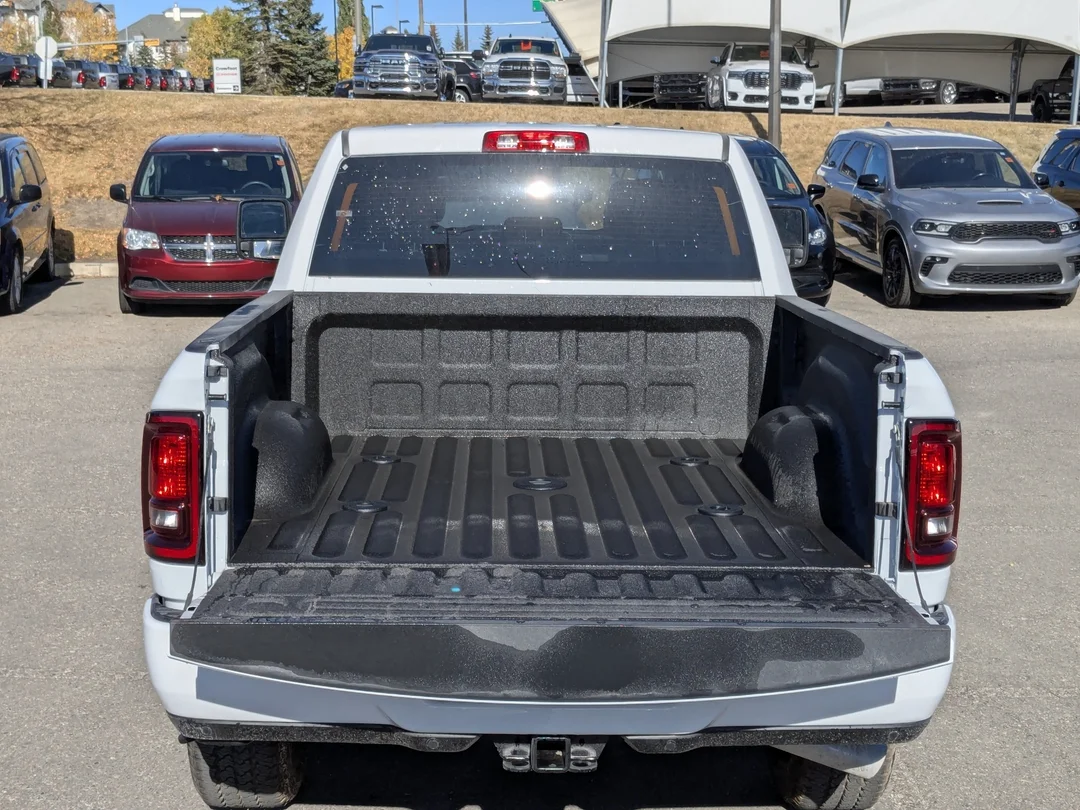 New 2026 White RAM Big Horn - - 5th W & Gooseneck Prep - Level 1 Plus Grp - Cummins HO & More! image 7