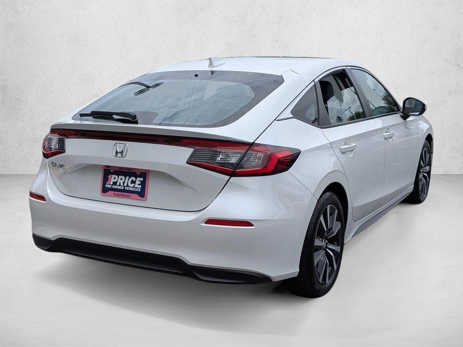Used 2024 Platinum White Pearl Honda EX-L image 5