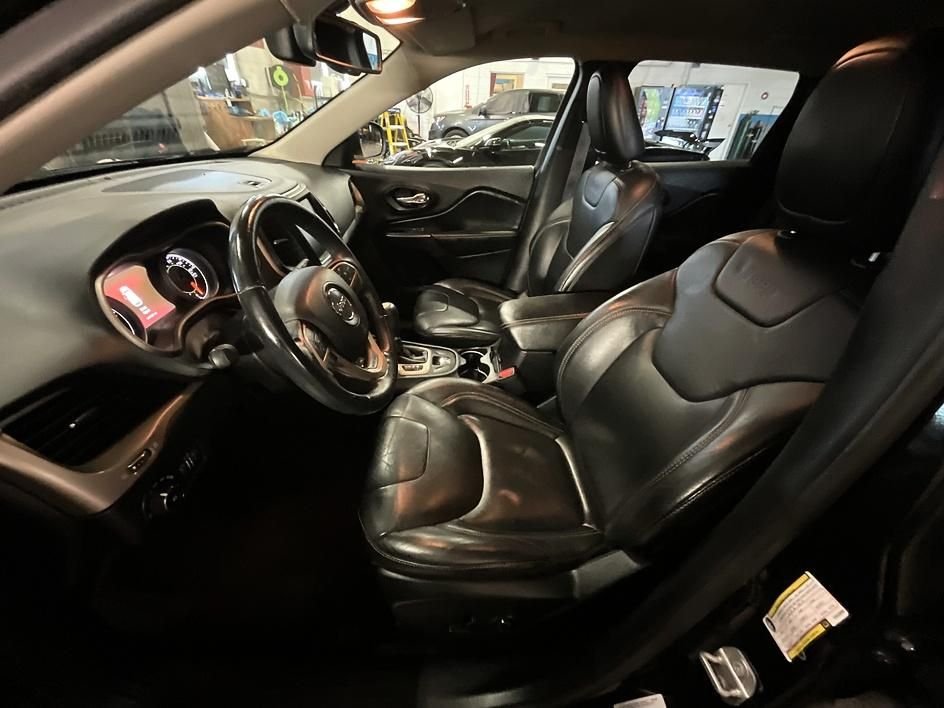 Used 2017 Black Jeep Limited image 4