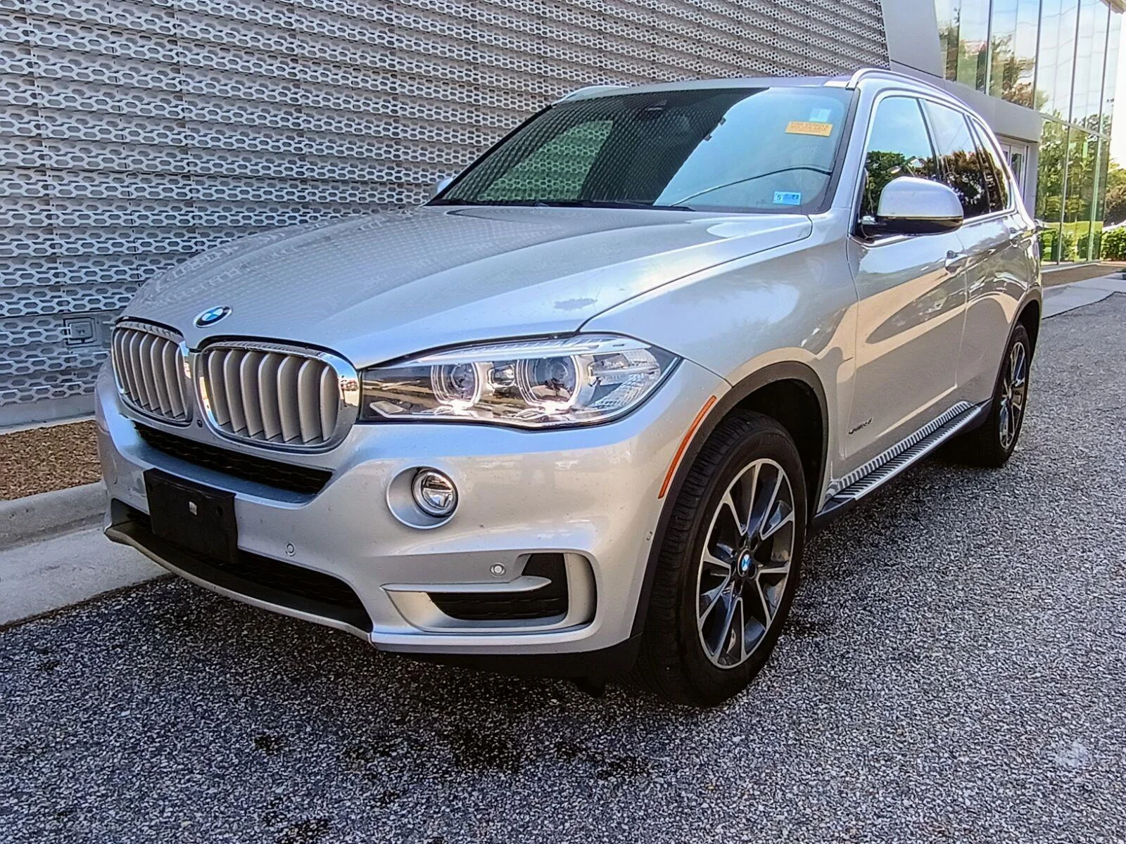 Used 2018 Glacier Silver Metallic BMW  image 6