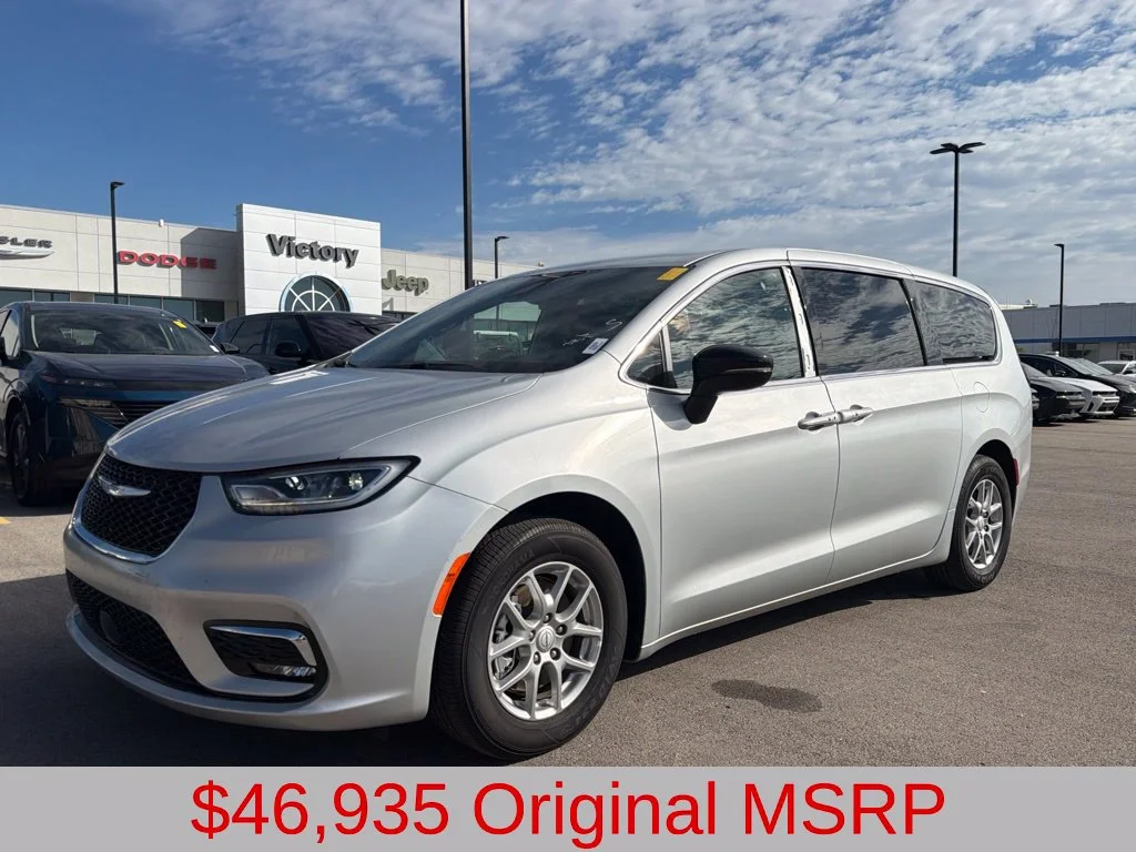 2026 Chrysler Pacifica Select