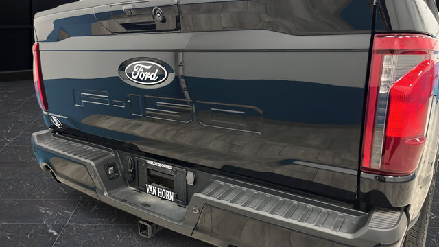 Used 2024 Agate Black Metallic Ford XLT image 37
