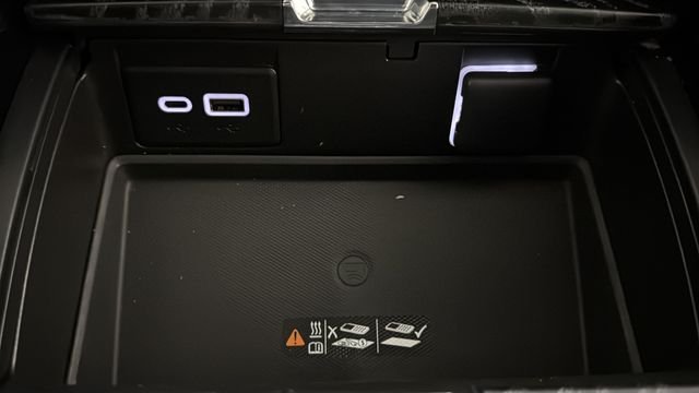 Used 2023 Sterling Metallic GMC Denali image 34