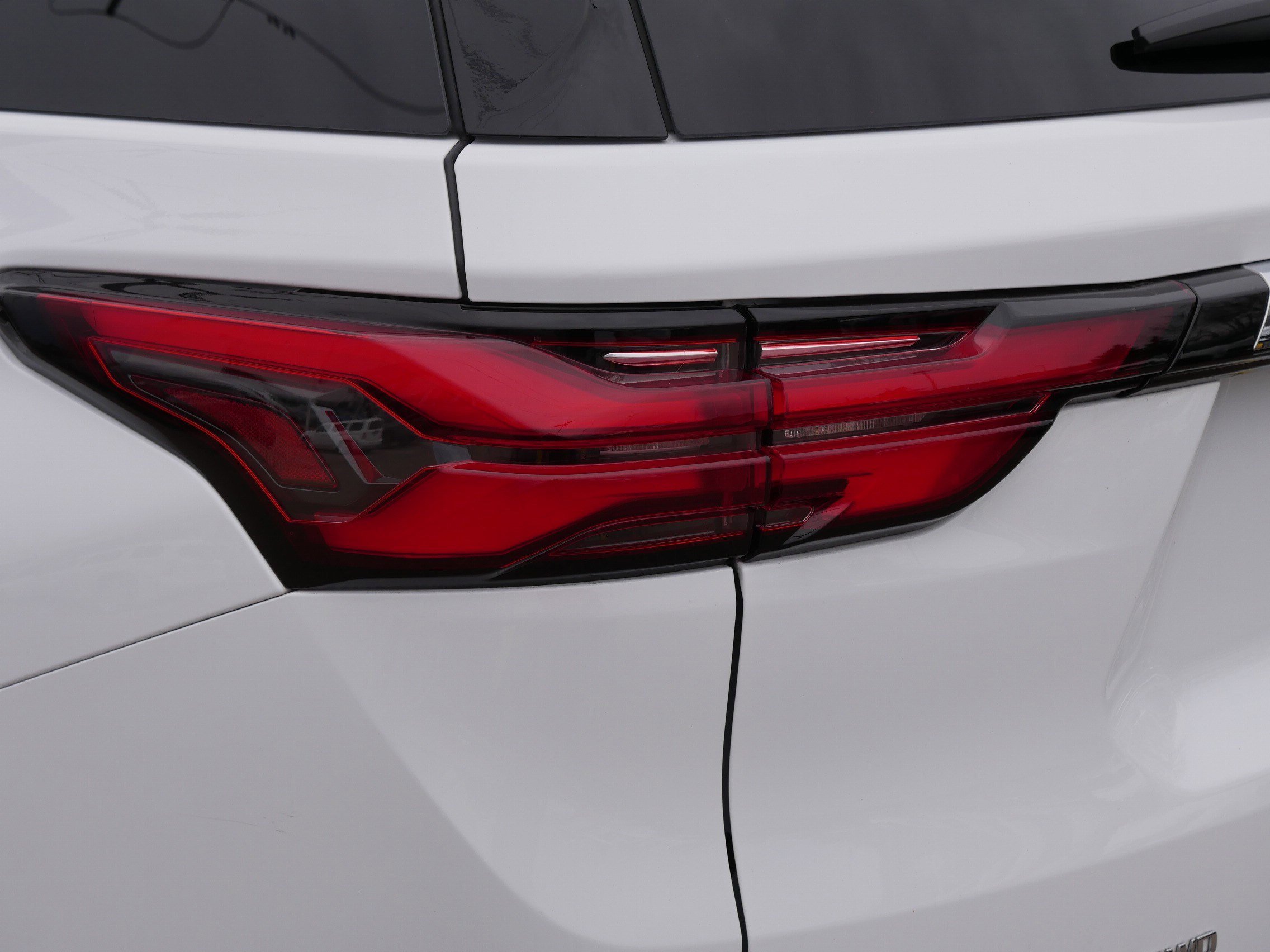 Used 2023 Summit White Chevrolet LT Cloth image 17
