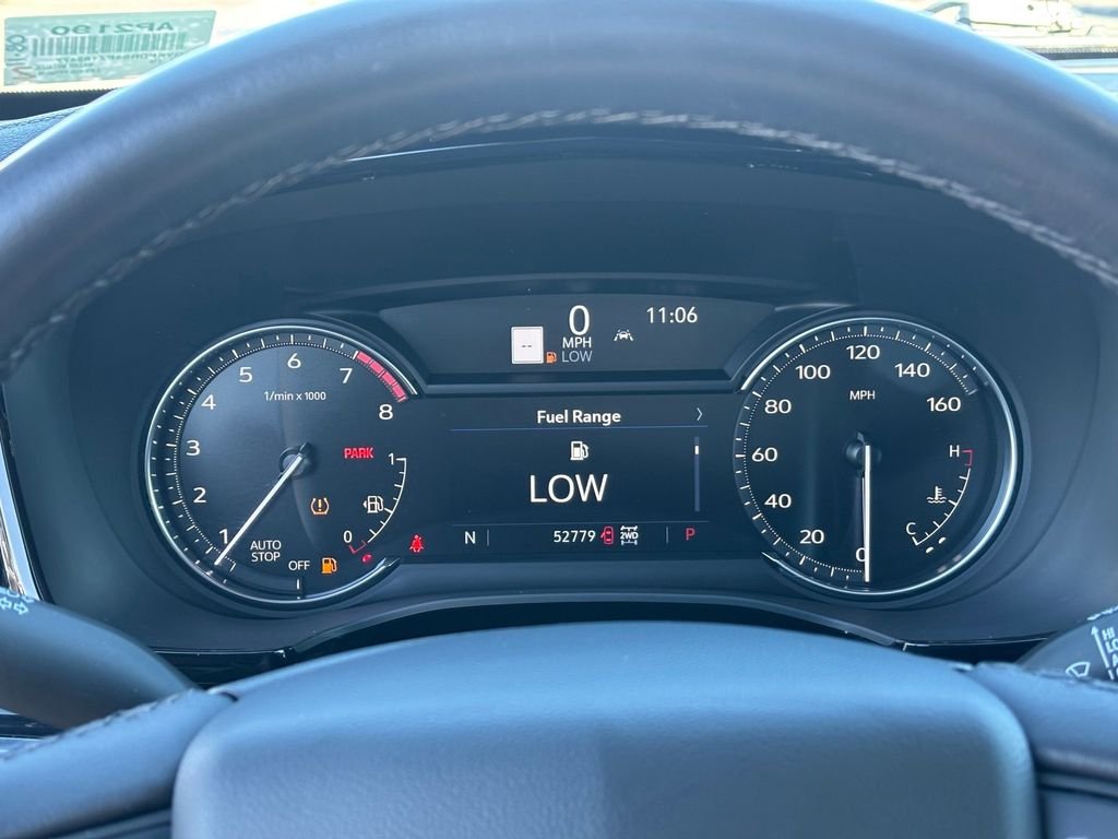 Used 2023  Cadillac Premium Luxury image 22