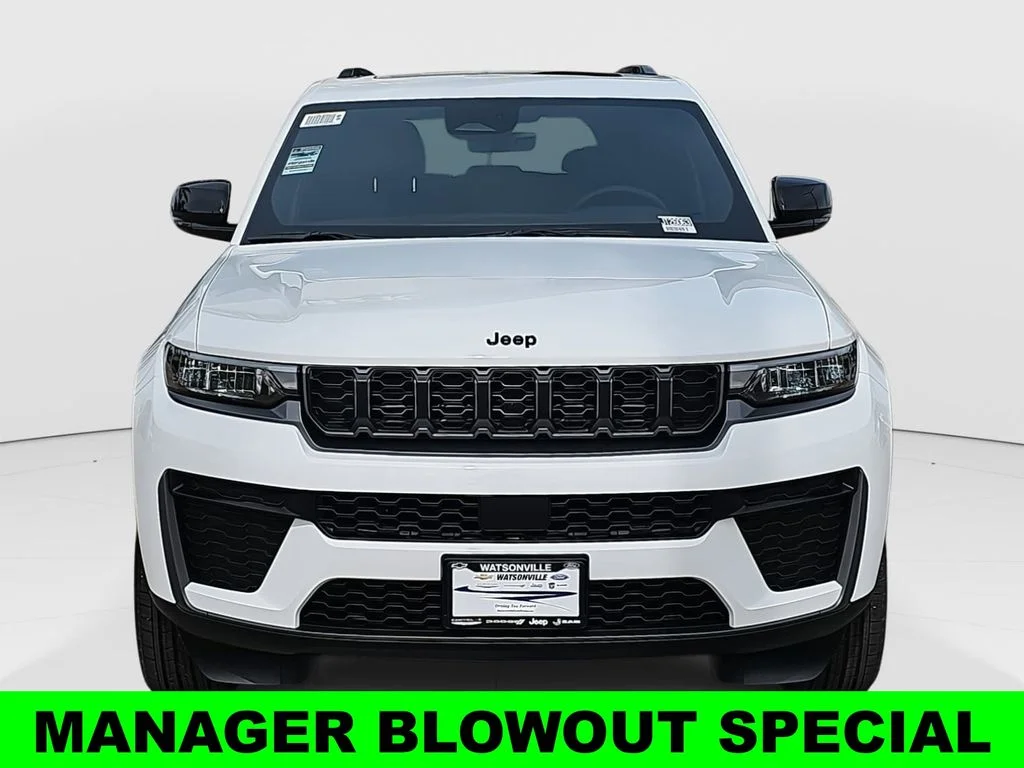New 2026 Bright White Clear-Coat Exterior Paint Jeep Altitude image 8