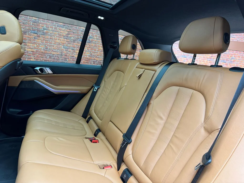 Used 2022 White BMW xDrive40i image 27