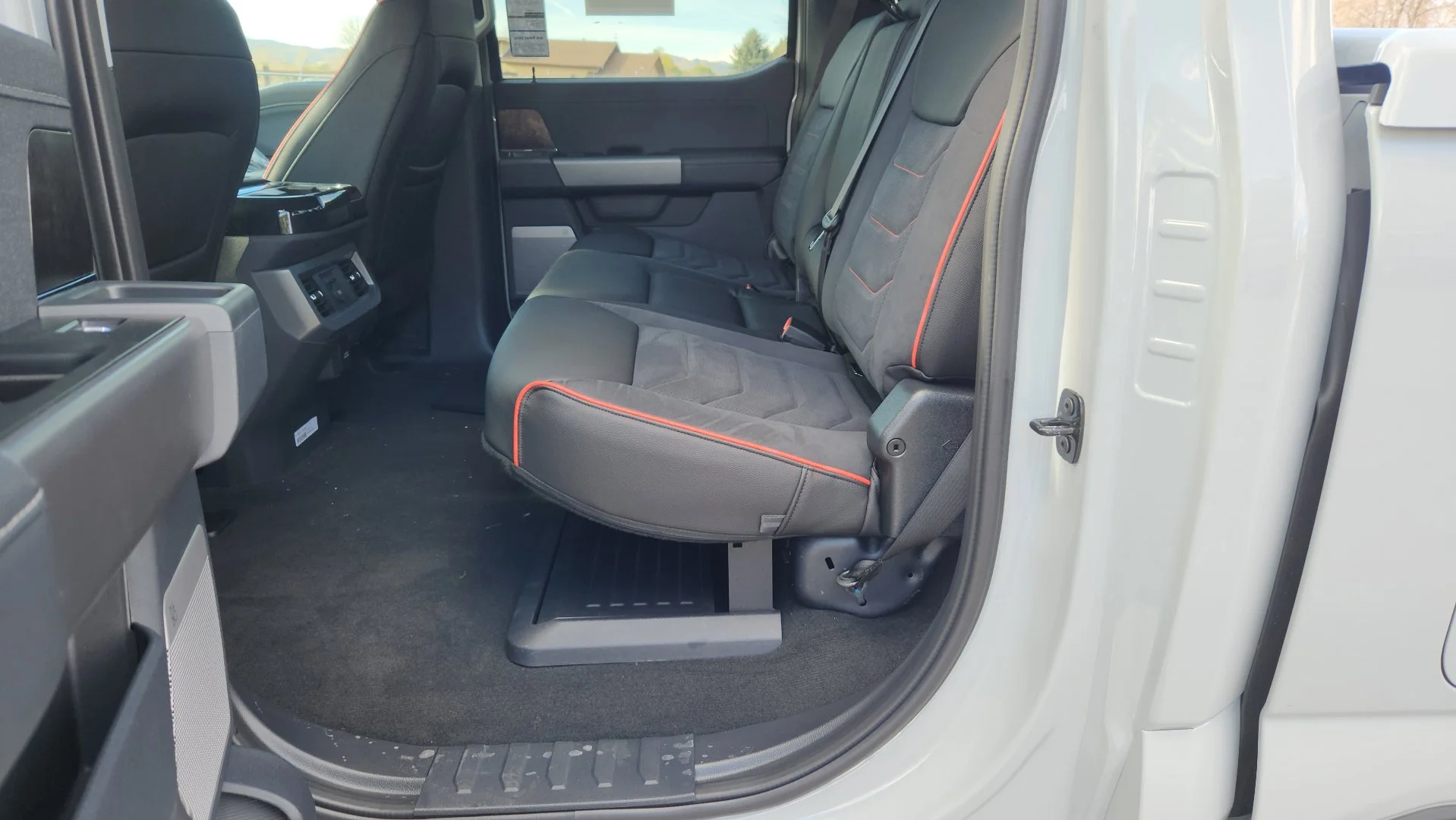 New 2026 Avalanche Ford LARIAT image 25