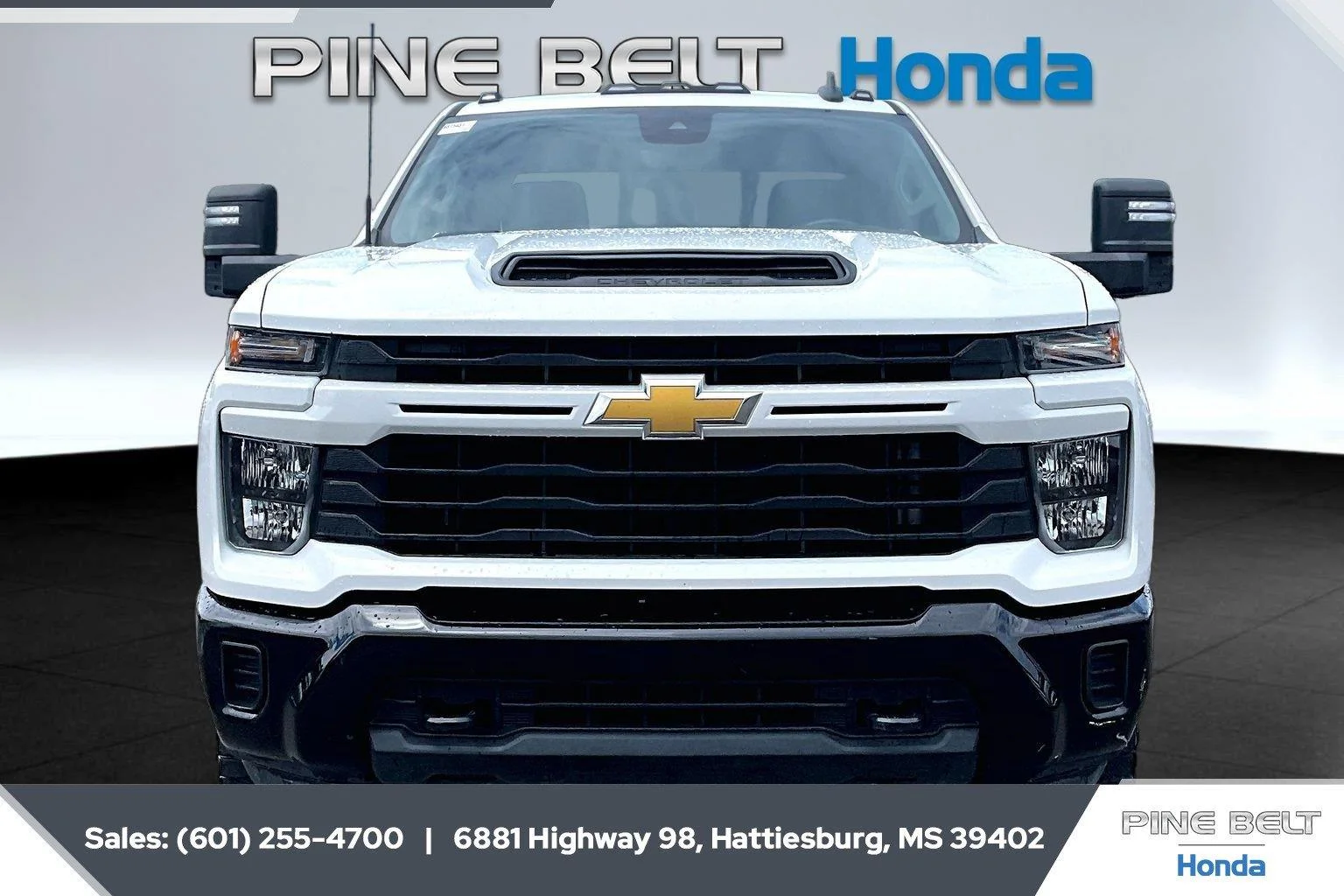 Used 2024 Summit White Chevrolet Custom image 3