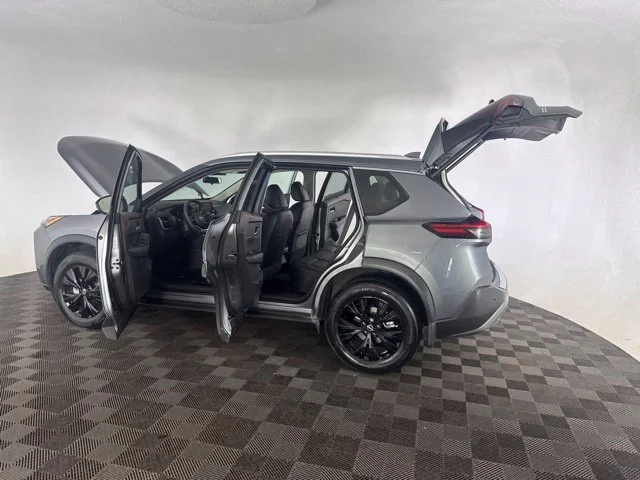 Used 2023 Gray Nissan SV image 22