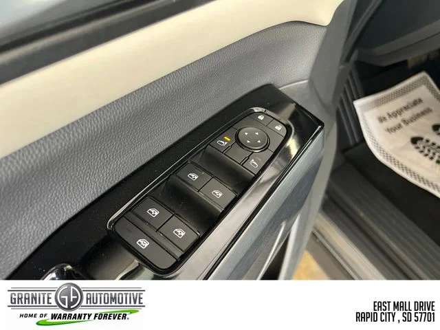 Used 2025 Gray Nissan SL image 12