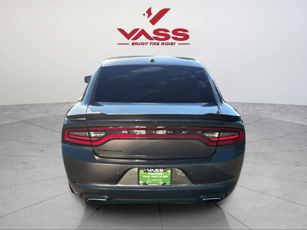 Used 2019 Gray Dodge SXT image 4