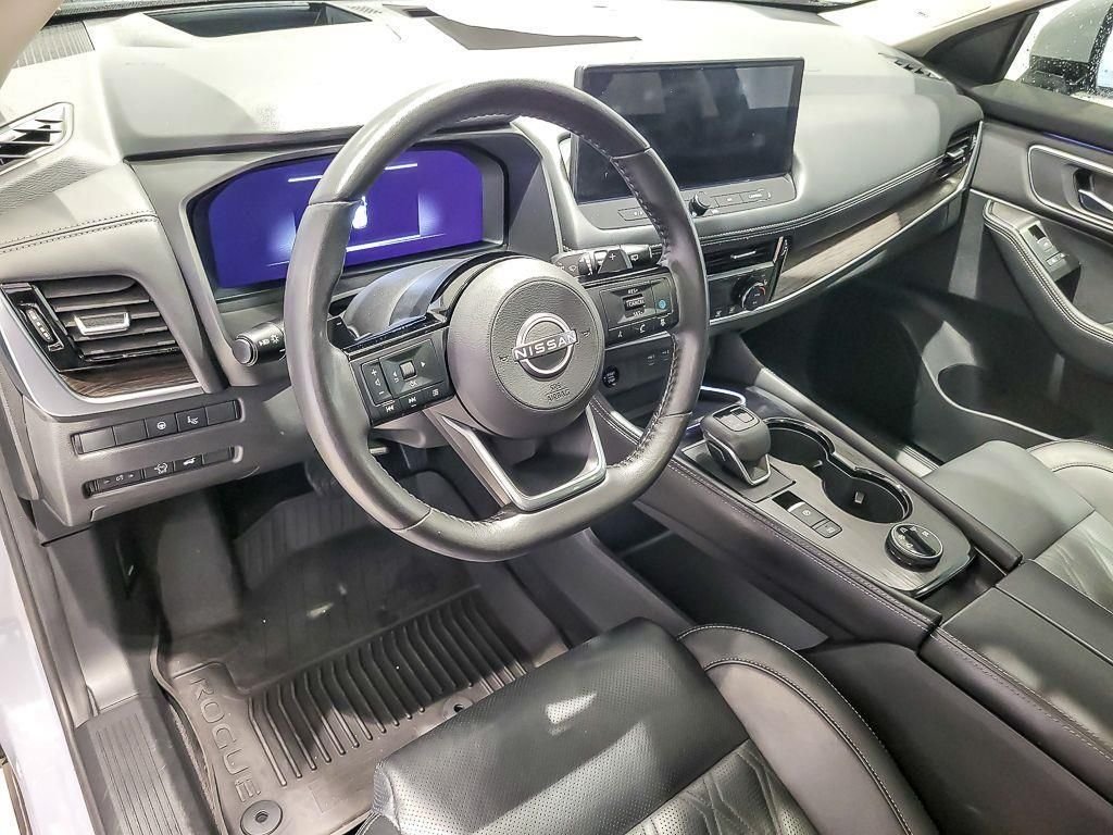 Used 2024 Boulder Gray Nissan Platinum image 8