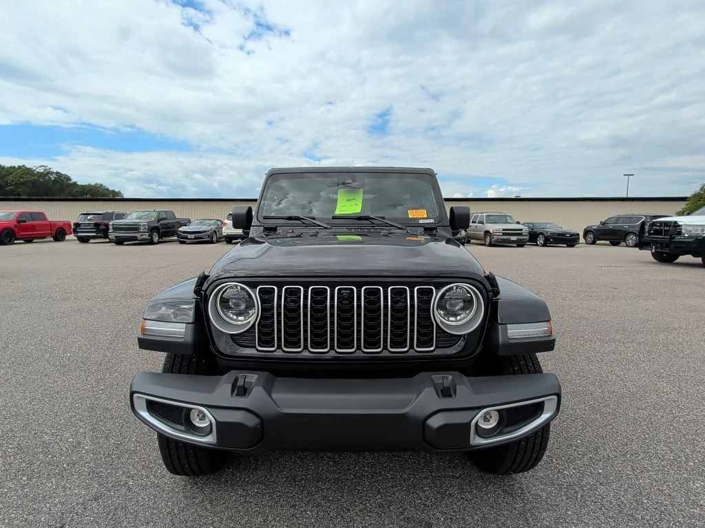 Used 2025 Black Jeep Sahara image 2