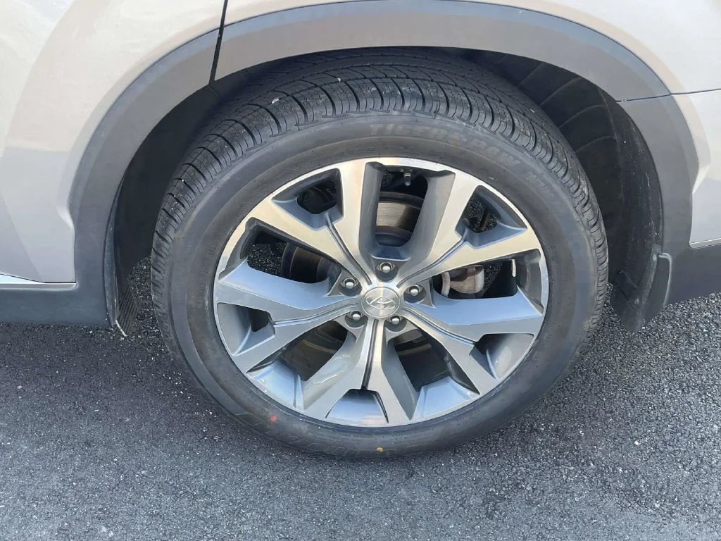 Certified Used 2020 Silver Hyundai SEL image 9