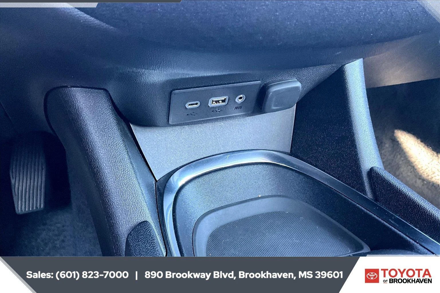Used 2025 Sterling Gray Metallic Chevrolet LT image 23