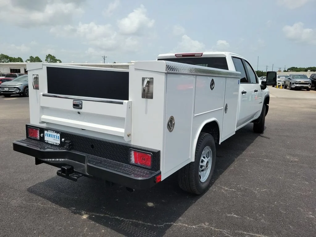 New 2026 Summit White Chevrolet WT image 11