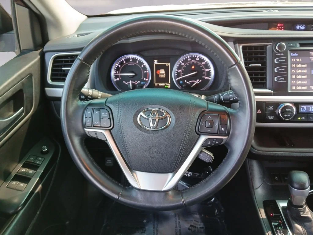 Used 2019 Red Toyota XLE image 13