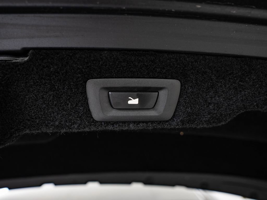Used 2024 Gray Lucid Touring image 22
