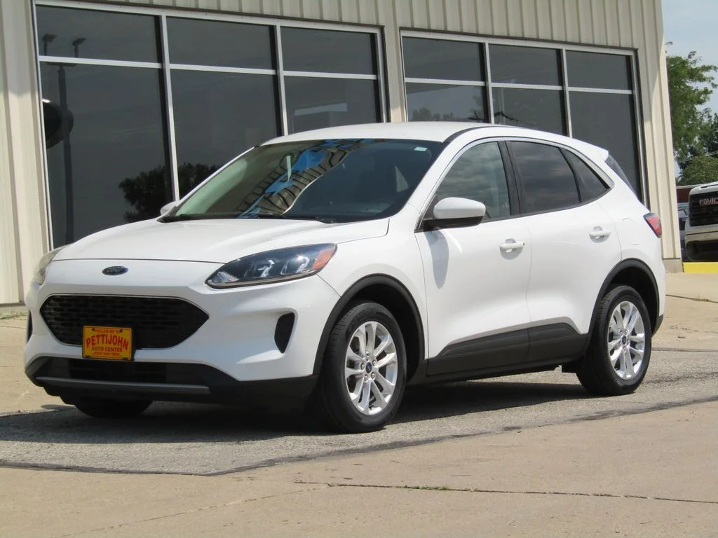 Used 2021 White Ford SE image 12