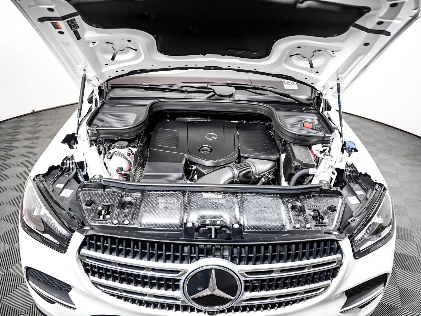 New 2026 Polar White Mercedes-Benz GLE 350 image 4