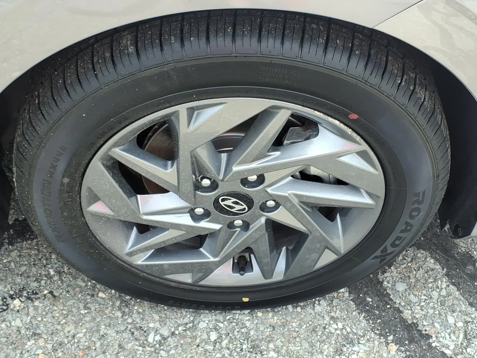 Used 2024 Fluid Metal Hyundai SEL image 11
