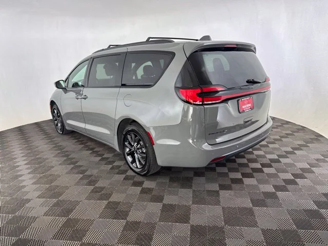 Used 2021 White Chrysler Touring image 7
